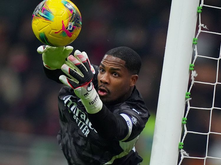 Menyan “Milan”ı tərk etməyəcək