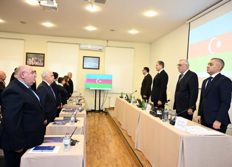 Vilayət Eyvazov yenidən Atıcılıq Federasiyasının prezidenti seçilib