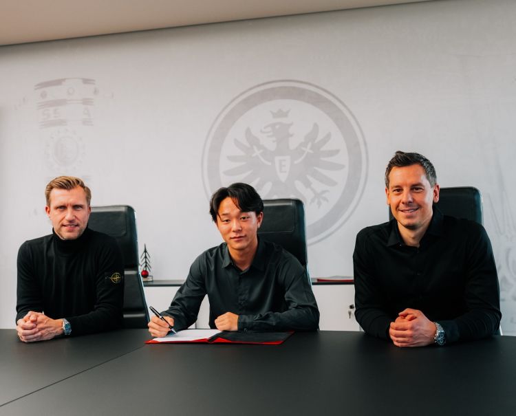 “Ayntraxt” yaponiyalı müdafiəçi transfer etdi