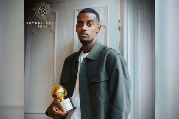 Aleksandr İsak İsveçdə ilin ən yaxşı futbolçusu seçildi