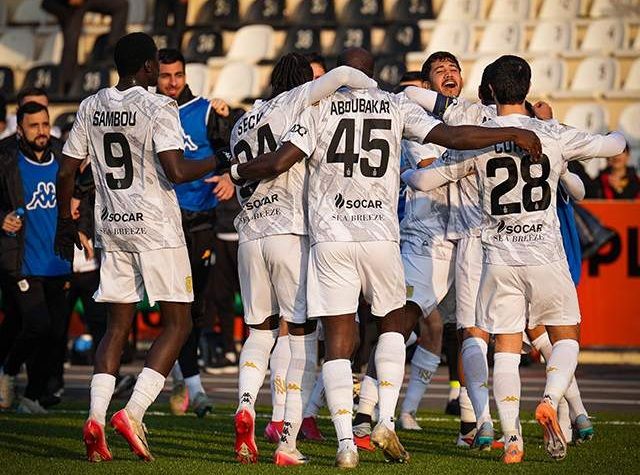 “Neftçi” Yevlax səfərindən 3 xalla qayıtdı