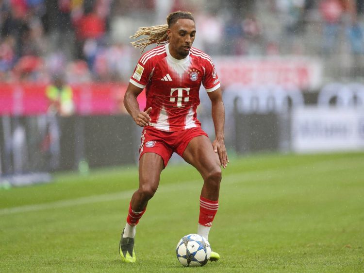 "Qalatasaray" sabiq futbolçusunu transfer edir