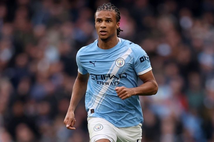 “Mançester Siti” Natan Akeni satışa çıxardı