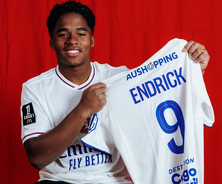 Endrik “Lion”da bir oyun belə oynamadan rekord qırdı