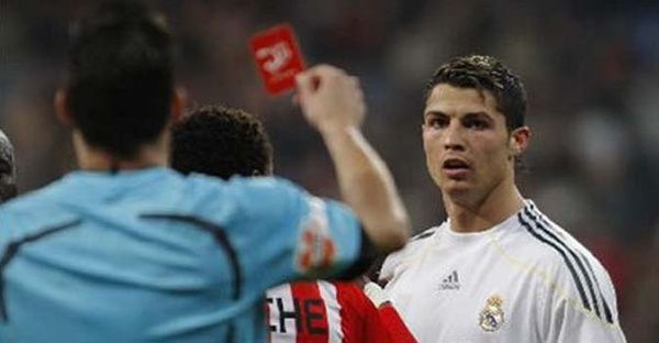 “Ronaldoya qırmızı vərəqə göstərdim və iki il ‘Real’ oyunlarına buraxılmadım”