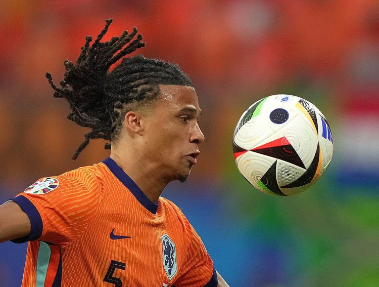 Natan Ake “Mançester Siti”dən ayrılmaq istəyir