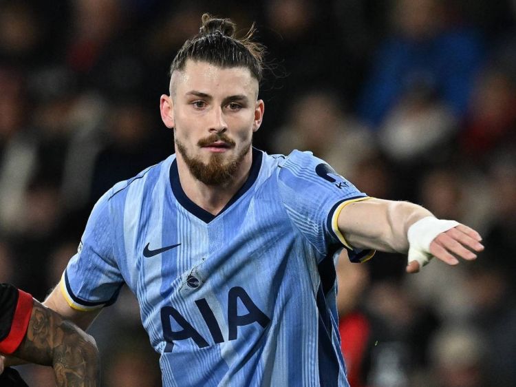 "Roma" iki müdafiəçini transfer etmək istəyir