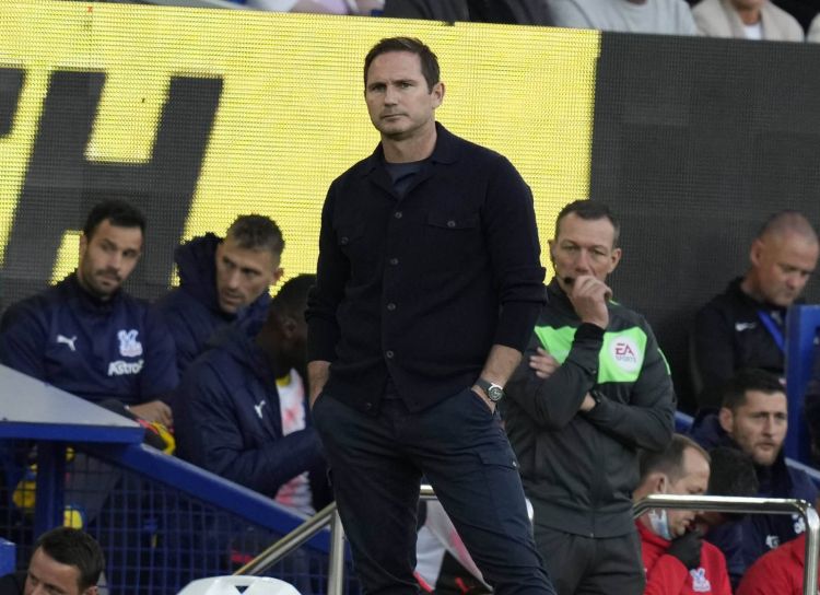 Lempard özünü "Çelsi"yə təklif edib