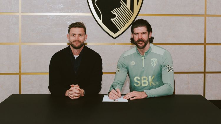 "Tottenhem"in keçmiş qapıçısı bu klubla müqavilə imzaladı