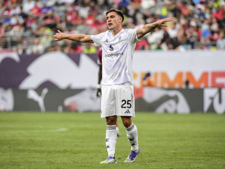 "Qalatasaray" "Mançester Yunayted"in futbolçusunu transfer edir