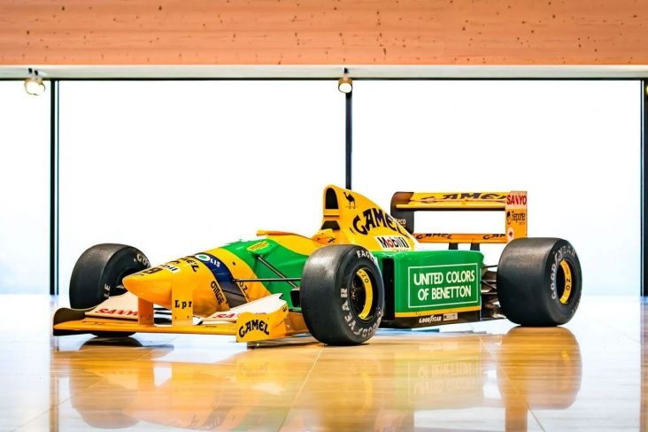 Mixael Şumaxerin ilk qələbəsini qazandığı F1 bolidi satışa çıxarılır