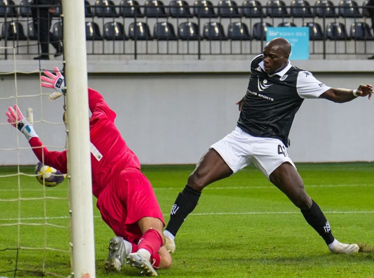 Abubakar “Neftçi”dən ayrılır?