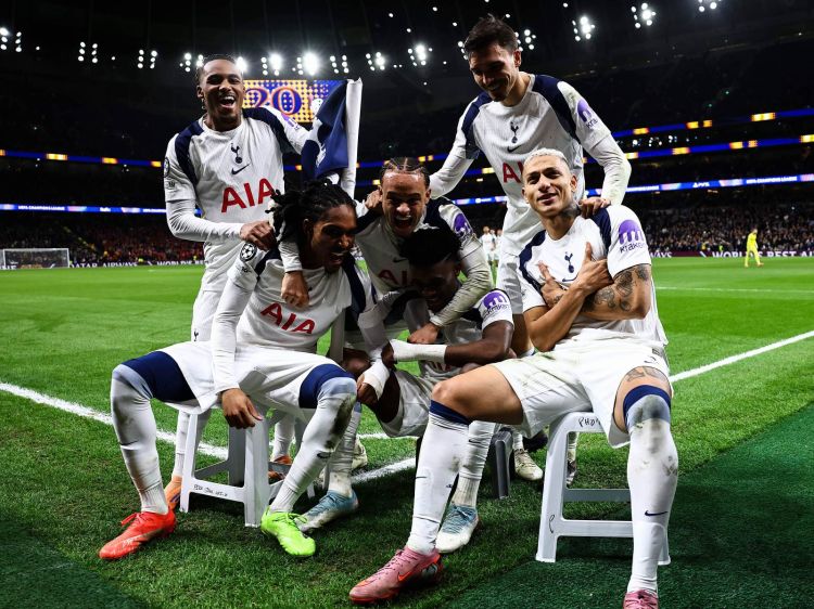 “Tottenhem” “Vest Hem”in hücumçusunu transfer etmək istəyir