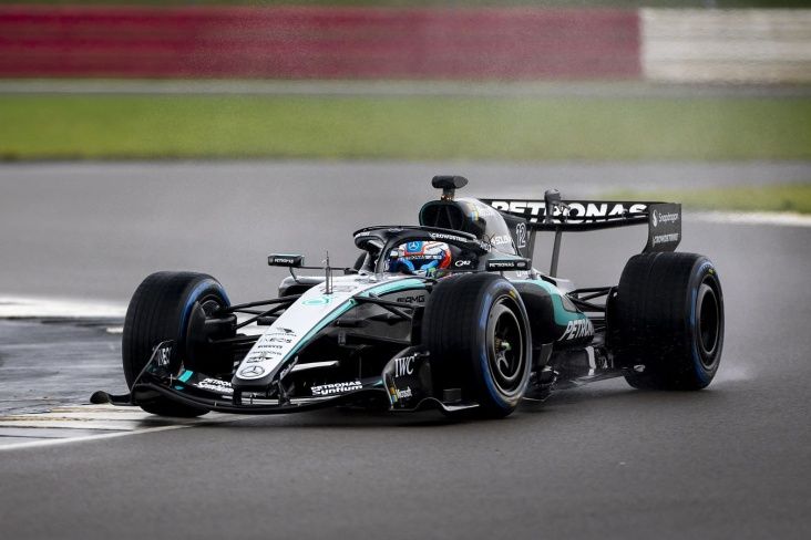 "Mercedes" 2026-cı il bolidinin ilk testlərini göstərdi - VİDEO