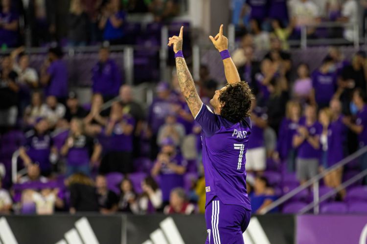 Pato İngiltərə klubunu almağa yaxındır