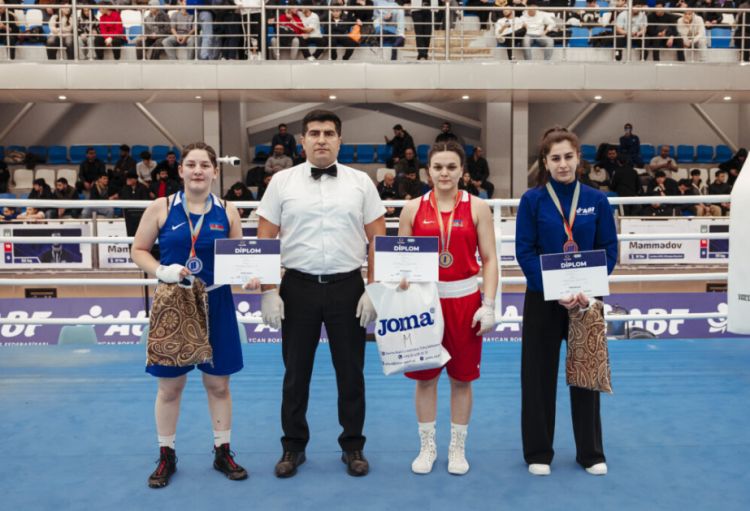 Qadın boksçular arasında Azərbaycan çempionatı başa çatıb