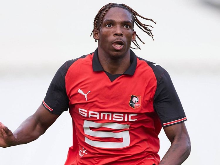 “Renn”in müdafiəçisi “Çelsi”yə keçəcək