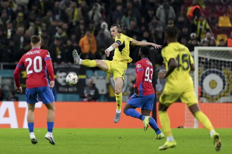 “Fənərbağça” UEFA Avropa Liqasında pley-off mərhələsinə yüksəldi