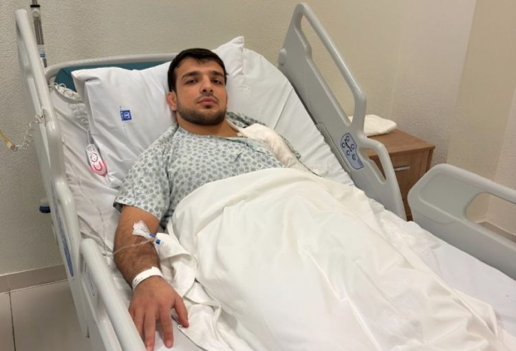 Azərbaycanın güləş üzrə dünya çempionu əməliyyat olunub