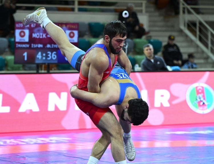 Güləş üzrə Azərbaycan çempionatında daha 4 çəkidə finalçılar müəyyənləşib