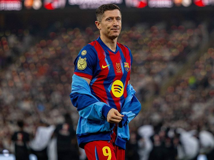 Levandovski “Barselona”da ehtiyat oyunçu kimi də qalmağa razıdır