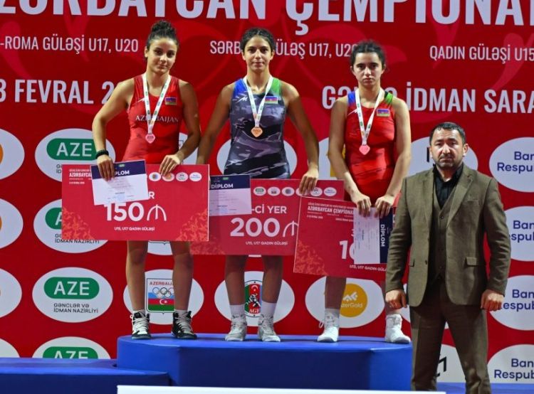 Gəncədə qadın güləşi üzrə yeniyetmələrin ölkə çempionatı keçirilib