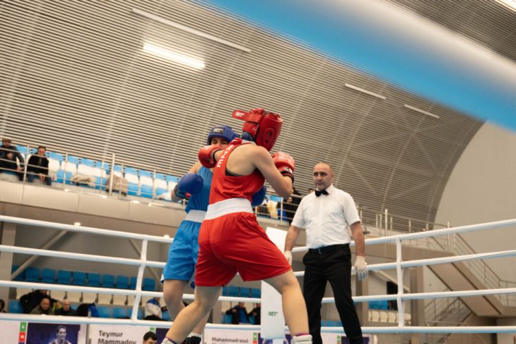 Azərbaycan çempionatı: Oğlan boksçular arasında yarımfinalçılar, qızlarda finalçılar müəyyənləşib