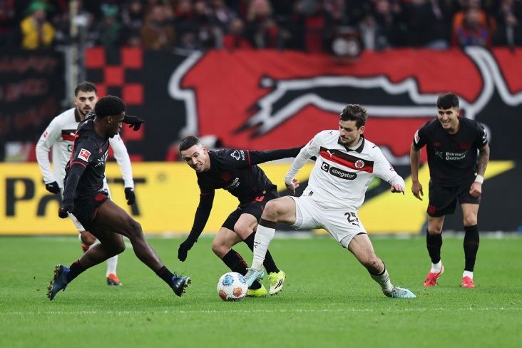 “Bayer” “Sankt-Pauli”ni darmadağın etdi