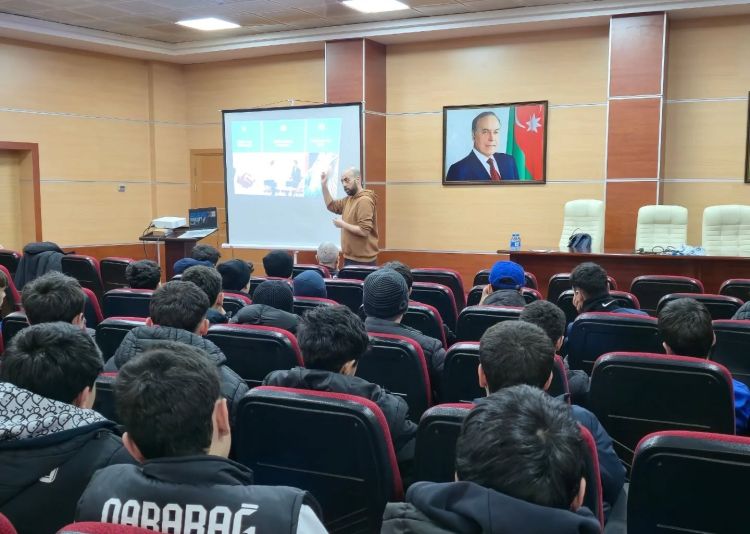 AMADA "Qarabağ"ın aşağı yaş qrupları üçün maarifləndirmə seminarı keçirib