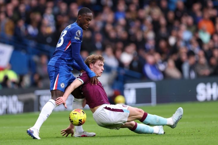  "Çelsi" evdə "Börnli" ilə heç-heçə etdi