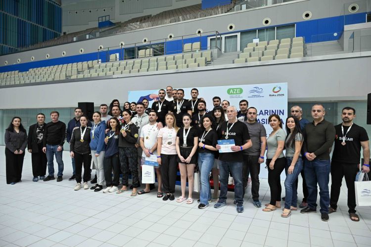 Dövlət qurumlarının əməkdaşları arasında üzgüçülük yarışı keçirilib