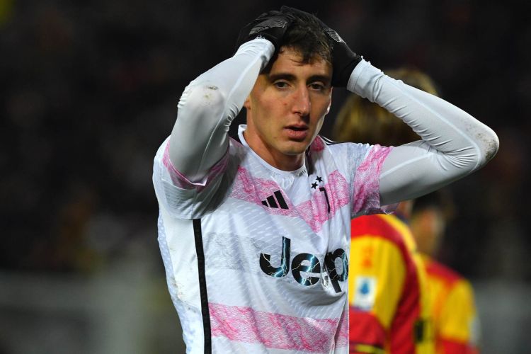 "Yuventus"un futbolçusu 3 nəhəngin hədəfində