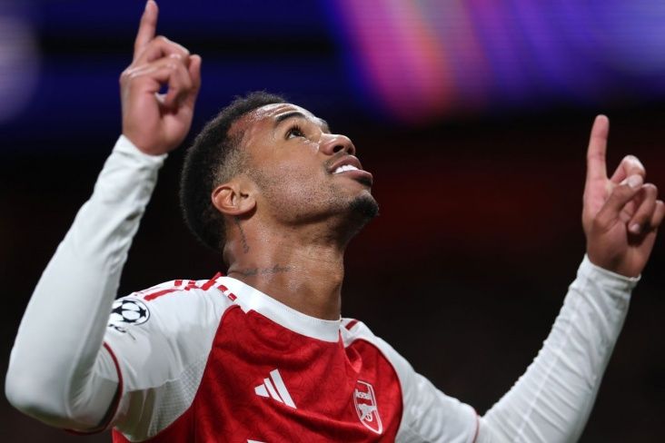 “Arsenal” braziliyalı müdafiəçini buraxmır