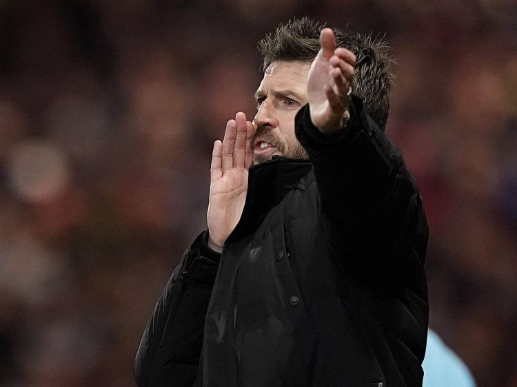 Kerrik Premyer Liqa məşqçi rekordunu təkrarladı