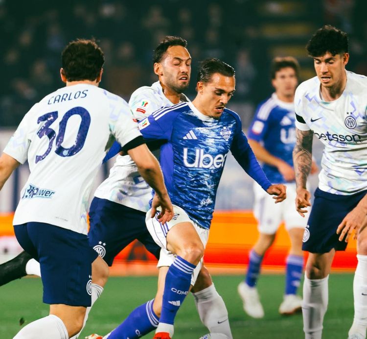 "İnter" ilk yarımfinalda "Komo" ilə qolsuz heç-heçə etdi