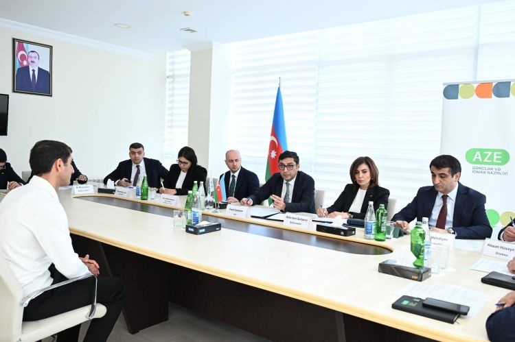 Nazir Hacıqabul və Şirvan sakinlərinin müraciətlərini dinləyib