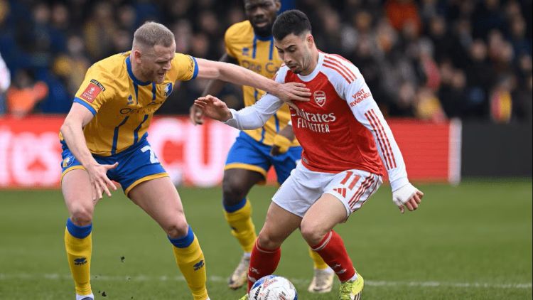 “Arsenal” İngiltərə Kubokunda 1/4 finala yüksəldi, iki futbolçusu zədələndi