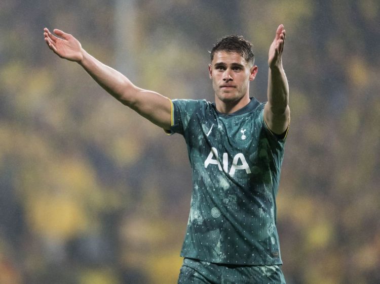 Van de Ven “Tottenhem”dən ayrılmağa hazırlaşır