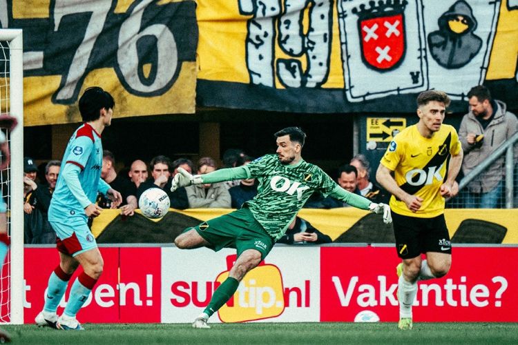 “Feyenoord” autsayderlə bacarmadı