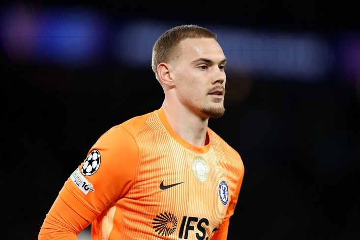 “Çelsi”nin baş məşqçisi qapıçı seçiminin səbəbini açıqladı