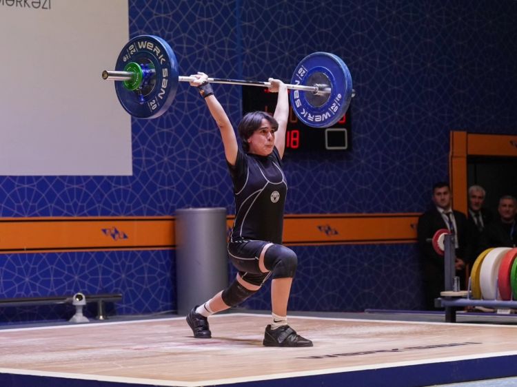 Ağırlıqqaldırma üzrə Azərbaycan çempionatına start verildi