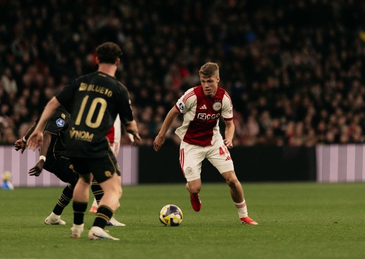 "Ayaks" və "AZ Alkmaar"dan darmadağın