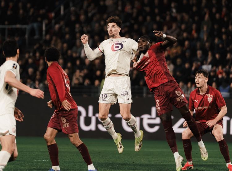  “Lill”dən səfərdə çətin qələbə