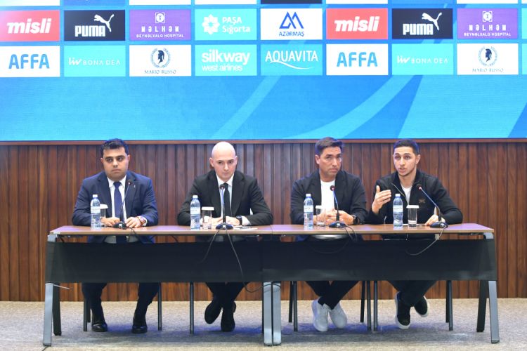 Azərbaycan millisinin yeni baş məşqçisi ictimaiyyətə təqdim olundu