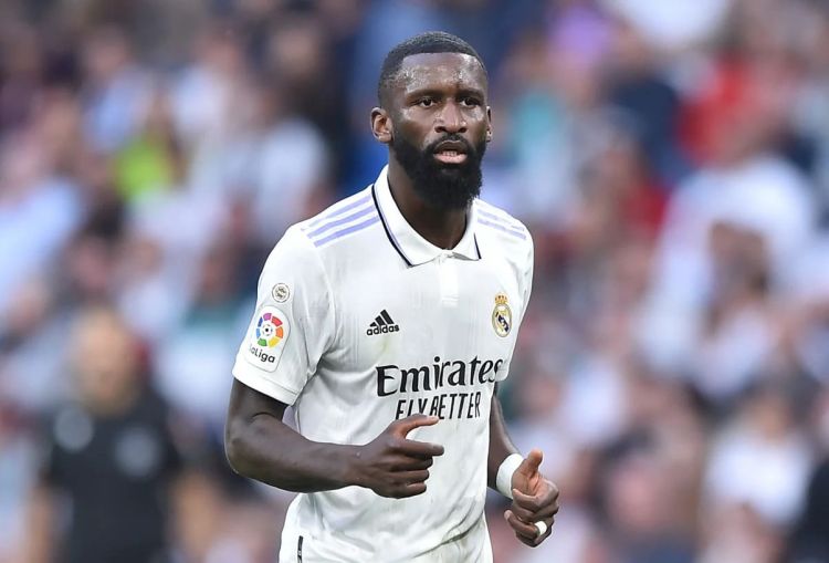 “Haaland kimi güclü hücumçulara qarşı oynamağı sevirəm”