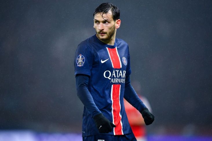 Kvaratsxeliya “Arsenal”a keçməyəcək