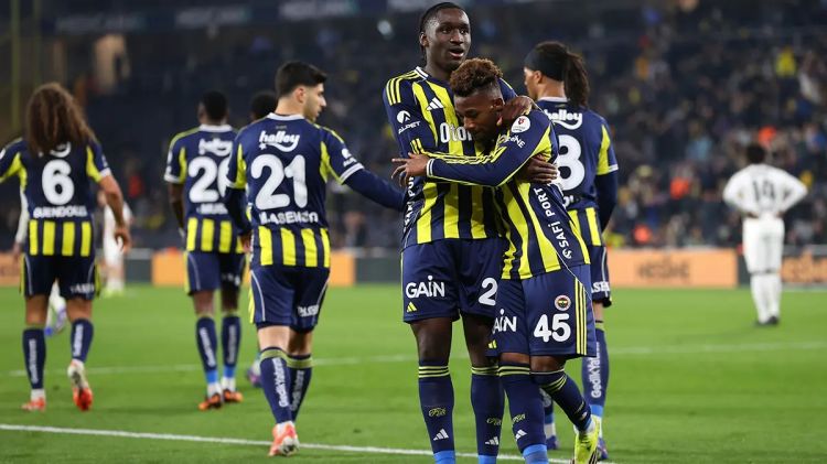  "Fənərbağça"dan darmadağın