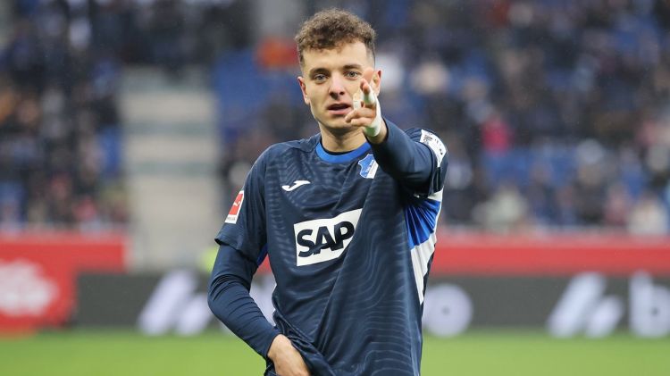 "Çelsi" və "Tottenhem" eyni hücumçuya göz dikiblər