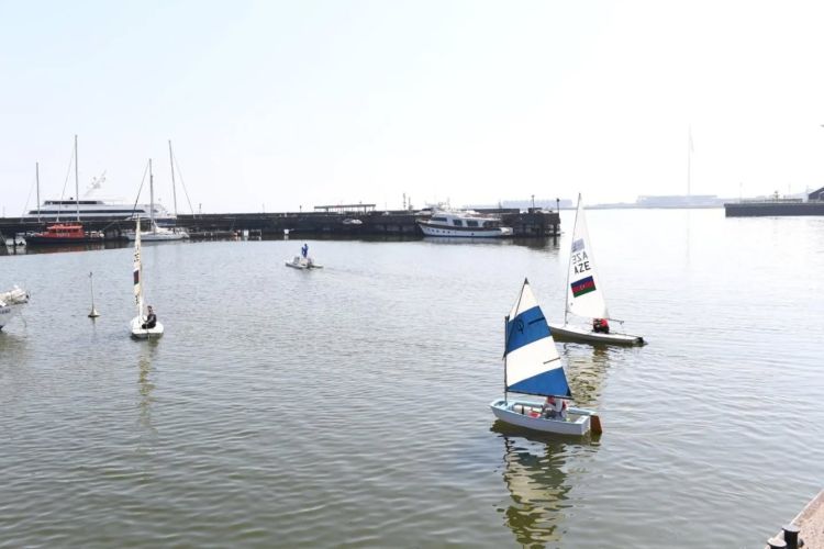 Bakı bulvarında möhtəşəm Novruz şənliyi   - su idman növləri nümayiş olundu