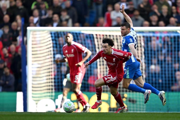 “Liverpul” 10 ildən sonra ilk dəfə Premyer Liqada 10 məğlubiyyət yaşadı